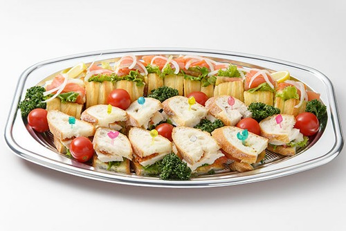 【Ｌサイズ】ひとくちミラノサンドイッチとバケットパニーニ2種盛り合わせ【約10人前】